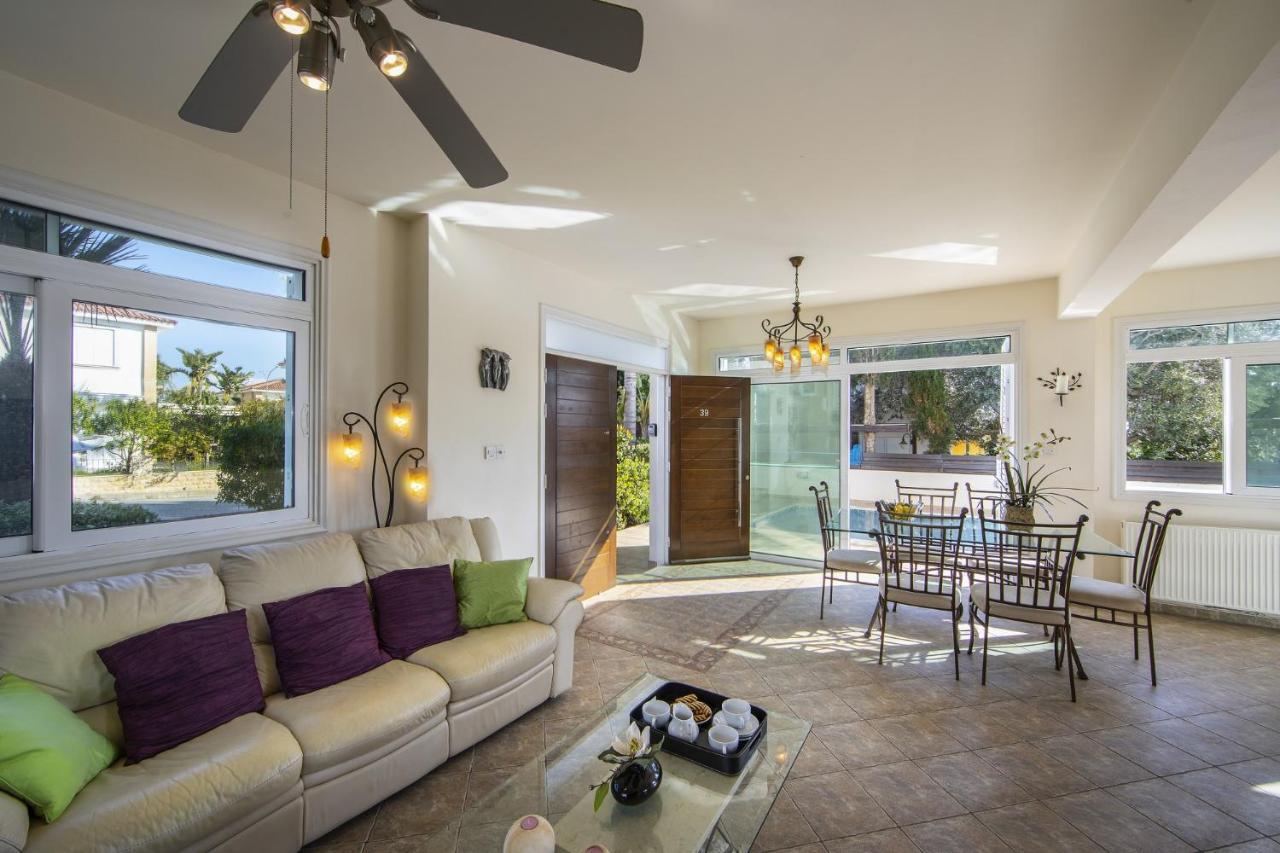 Villa Mesogeios 39 Paralimni Eksteriør billede
