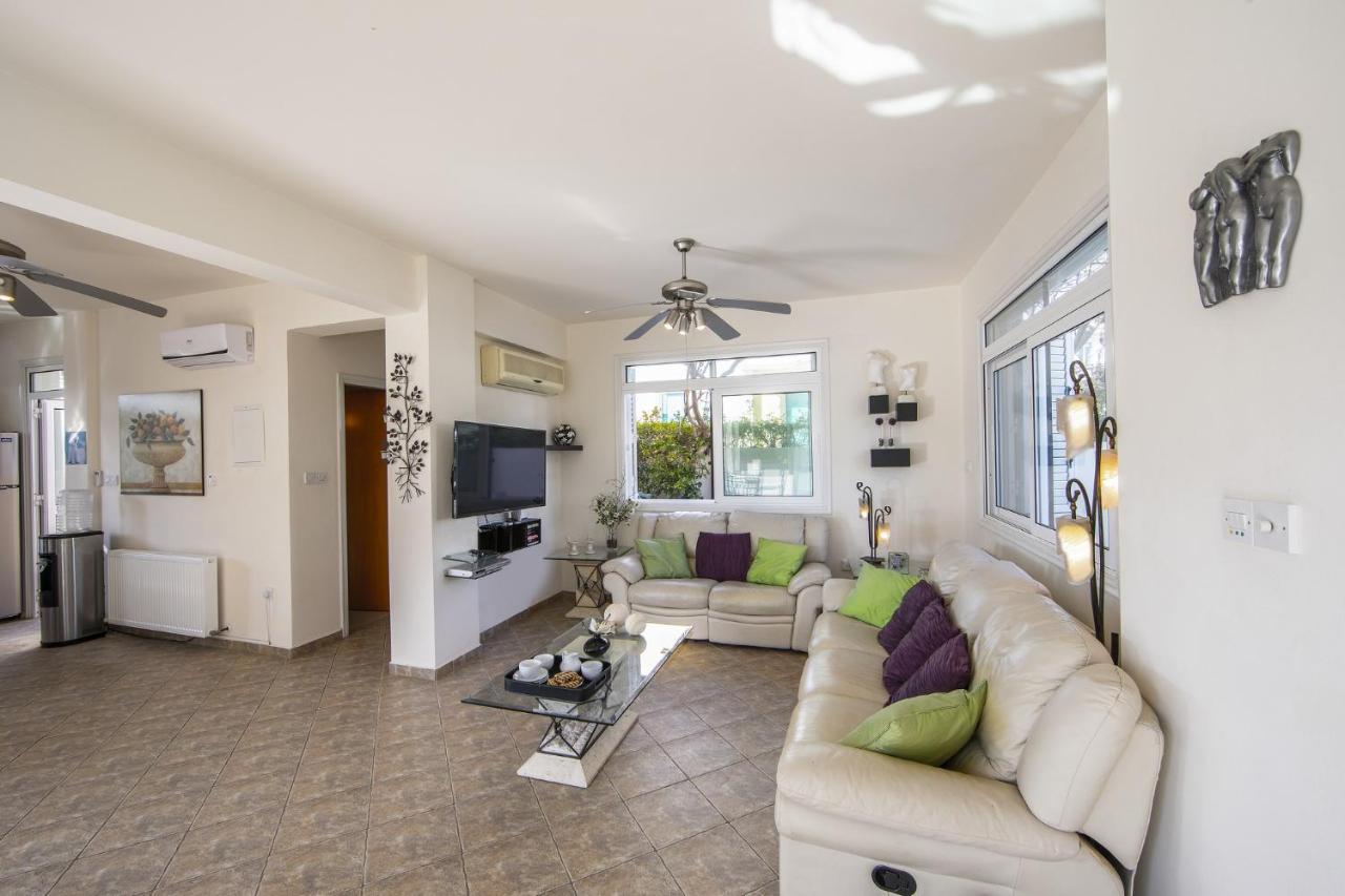 Villa Mesogeios 39 Paralimni Eksteriør billede